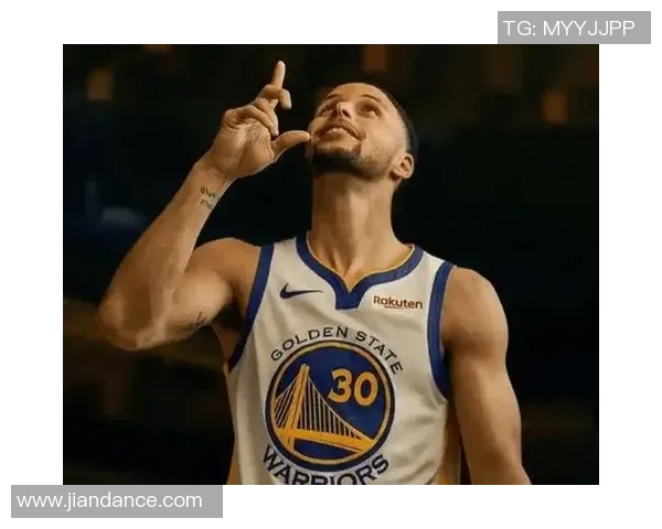 明星球员表现点评:库里再次封神 明星球员表现点评:库里再次封神