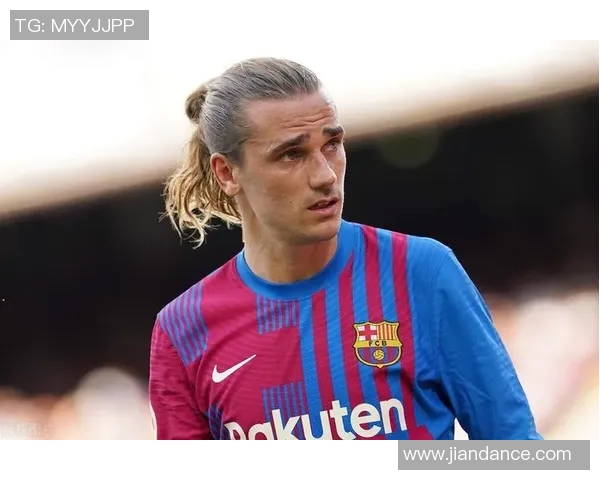 格列兹曼场上举动引发热议球迷炸锅众说纷纭引发持续关注 格列兹曼场上举动引发热议球迷炸锅众说纷纭引发持续关注