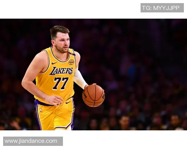 东契奇如何通过战术智慧掌控比赛节奏并引领球队走向胜利