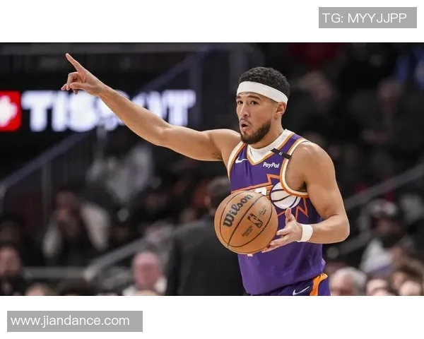 布克全场爆发精彩瞬间回顾 独领风骚带领太阳勇战前行